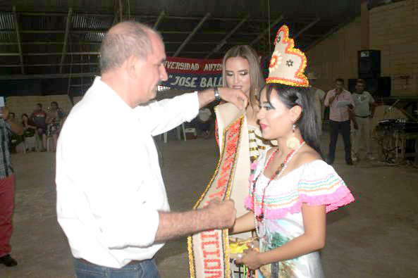 Valeria Aponte Melgar es coronada Reina de la Tradición Borjana 2023.